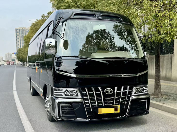  Toyota Mona Lisa black 15-seater commercial vehicle